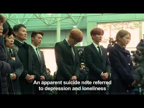 Wailing fans bid farewell to lead singer of South Korean boy band SHINee