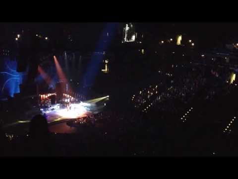 P!nk Wicked Game 1/9/14 Milwaukee Chris Isaak cover live