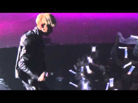 EXO  Let Out The Beast  131224 SMTOWNWEEK