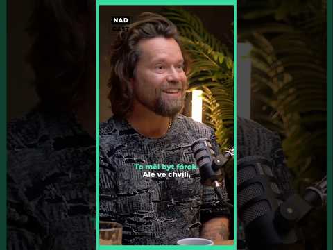 ???? Ve vánoční písničce měl Karel Gott zpívat pouze jednu větu. ???? Richard Krajčo | NADCAST ???? #shorts