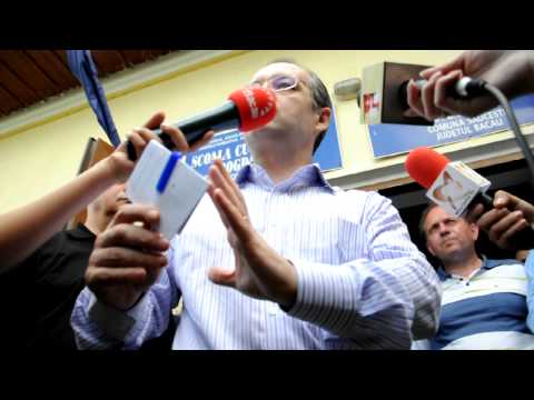 Declaratie Emil Boc in Bogdan Voda Bacau, 2 iulie 2010 (2).AVI