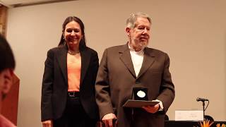 Hugo Hiriart recibe la Medalla Bellas Artes