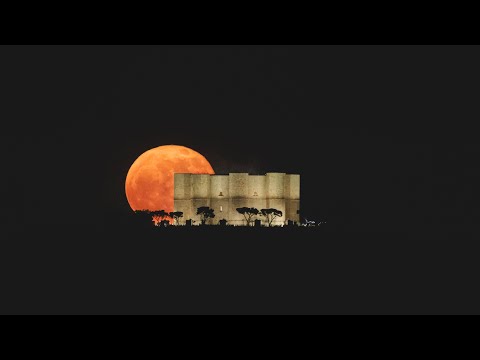 The Gucci Cosmogonie Fashion Show at Castel del Monte with rising Moon 4k
