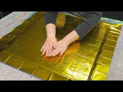 Pastel on gold – abstract squeegee painting with rescue blanket