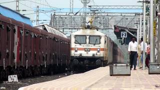 preview picture of video 'LHB Bangalore Rajdhani attacks Amla Junction with an angry WAP-7!'