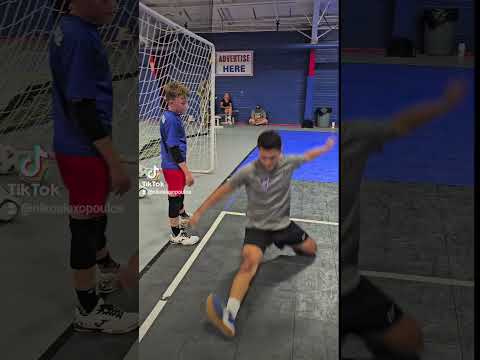 FUTSAL GOALKEEPER HOW TO MAXIMIZE COVERING GOAL AREA WHEN BALL IS ROTATING #FUTSAL #SOCCER