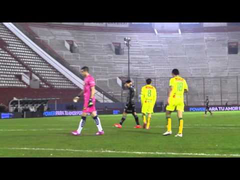 Espinoza tuvo la mas clara Huracan -Defensa y Justicia La Banda de La Quema  - www.laquemaweb.com.ar