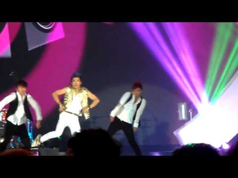 [Fancam] 301112 2PM Wooyoung and JYP Performance @ MAMA 2012 in HK (HD)