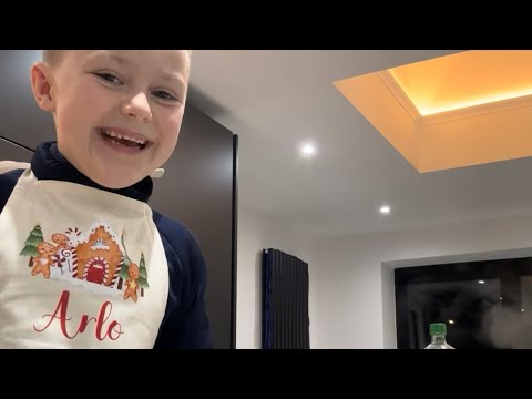 Super Chef AGE 7 - speedy butter chicken naan with rocket salad 