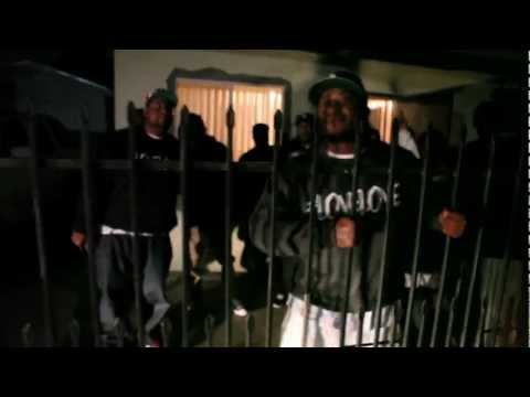 Young Giantz feat: Titus Notez "Do Betta"