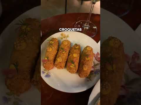 Uma taça de vinho, boas comidinhas para compartilhar e um clima delicinha no Clementina