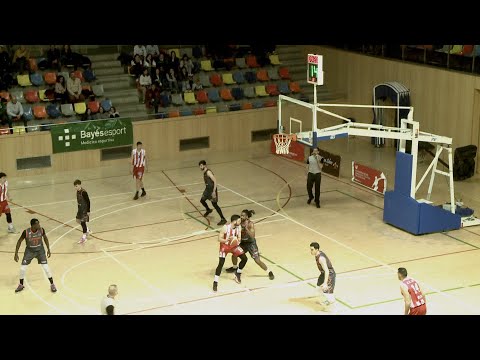 Victòria del Club Bàsquet Vic davant de l'Alfidén