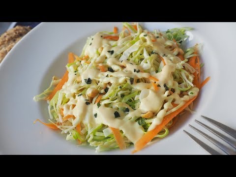 ENSALADA DE COL Y SALSA DE YOGUR - Receta Saludable de primer plato