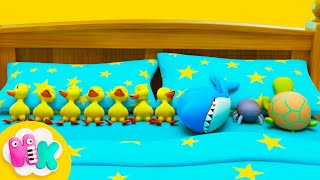 Ten in the Bed 🛏️🐥 Roll Over Song for Kids | HeyKids Nursery Rhymes
