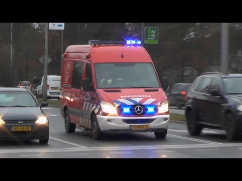 P1, Brandweer Leeuwarden [WO 02-6110] naar voertuig te water Easterein