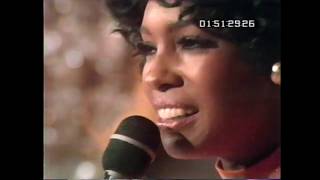 Mary Wilson - Can't Take My Eyes Off You @ Hollywood palace [10/18/69]