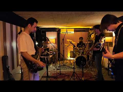 Pilli Bebek - Siyah Beyaz Cover