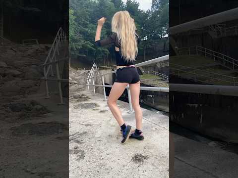 Makeba x losing it BYNX mix @bynxmusic #edmdance #glide #footwork #shufflegirl