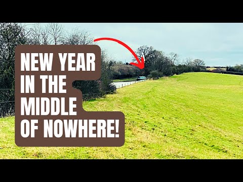 Cruising Into The New Year On A Narrowboat | Party For Two In The Middle Of Nowhere!