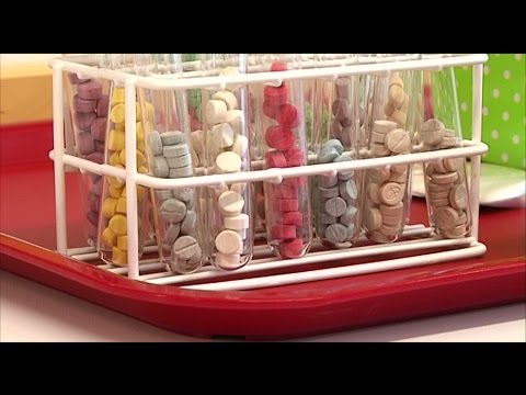 Polisen skickade vidare droger för att samla bevis - Nyheterna (TV4)