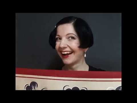 Vecona Vintage - How to tie a silk scarf Part 6 - The Choker