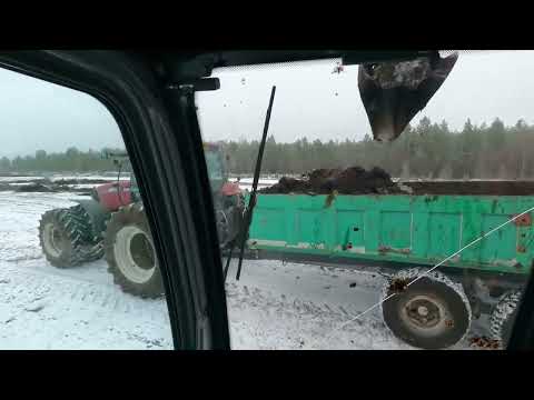 Kimppakivaa! Kaivuuta kolmen hengen voimin.