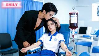 Ze hielden tien jaar van elkaar, hij had alleen haar Rh-bloed nodig — hij veegde zijn tranen weg en hield niet van haar, hij knielde neer en huilde.