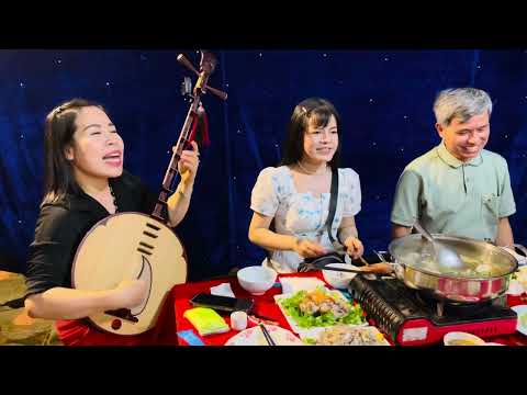 Ông bảo Tuyết Tuyết hát xẩm 120 tuổi nhé