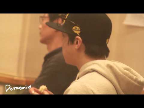 [HD Fancam]120113 Sukira - Sungmin Eating Sandwich XD