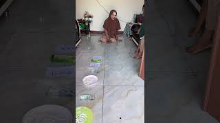 Download lagu Masih belum beruntung mamih kena tepung #shorts mp3 Download lagu Masih belum beruntung mamih kena tepung #shorts mp3