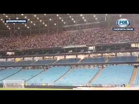 Torcida do River Plate fez a festa na arena do Grêmio.
