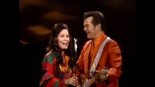 Loretta Lynn &amp; Conway Twitty - After the Fire is Gone