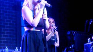Natasha Bedingfield: Put Your Arms Around Me - LIVE