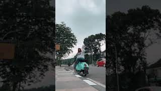 Download lagu story wa TERBARU‼️. ANJAYY NGEVESPA PINGGIR JALAN. #shorts #viral #vespa mp3