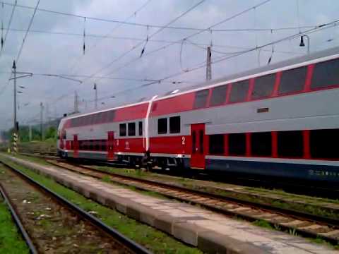 Jednotka 671.001 ZSSK "Jánošík", přistavení k 1. nástupišti v Žilině