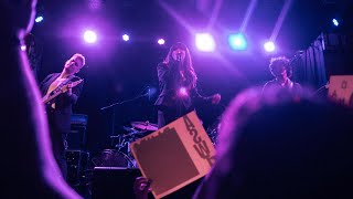 Download lagu A Short Walk to Pluto - Everybody Wants to Rule The World | LIVE mp3