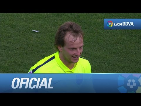 Gol de Rakitic tras un error en el rechazo de Cala (0-1) en el Granada CF - FC Barcelona