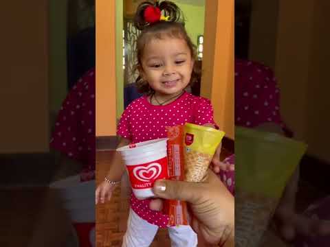 Cute baby chooses ice cream🍨 #shorts