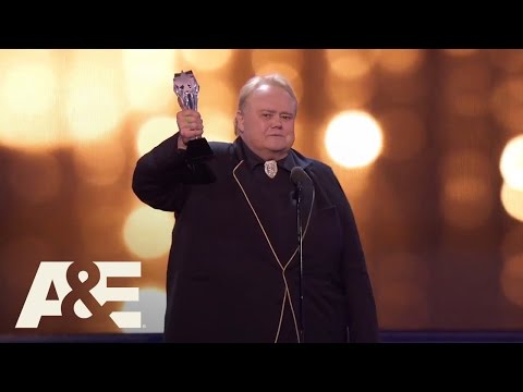 Louie Anderson Wins Best Supporting Actor in a Comedy Series | Critics' Choice Awards | A&E
