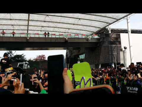 191109 GFRIEND - KAMP Day 1 (Red Carpet)