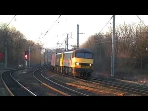 90042/90046 4M74 Liner through Lancaster 25/3/11