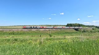 Пассажирский поезд под тепловозом 2М62У следует по участку Узловая - Тула МЖД, 08/06/2024