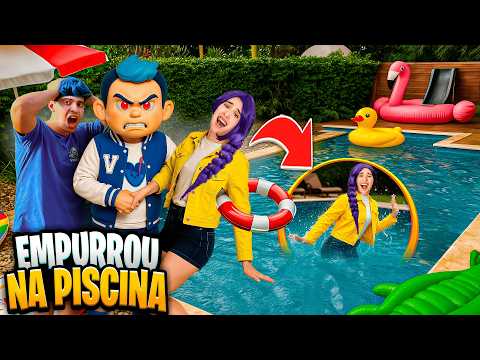 THE EVIL DOLL PUSHED RUMI INTO THE POOL!! (K-POP WARRIORS)