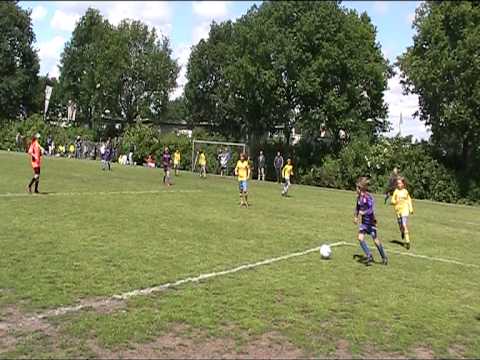 Abcoude E2 Victor scoort bijna .....