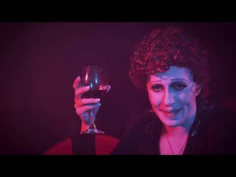 "Cantar es una forma de resistencia". -Piaf, Voz y Delirio