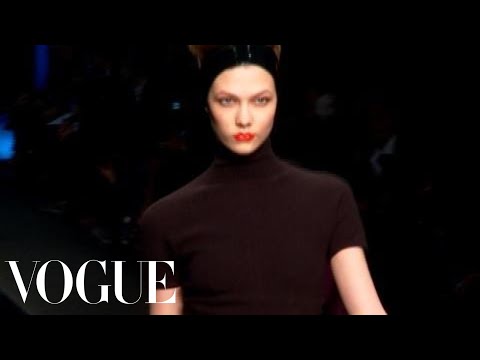 Fashion Show - Karl Lagerfeld: Fall 2010 Ready-to-Wear