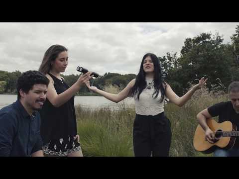 LaVitrola.cl: Maria Moss - Viva la vida