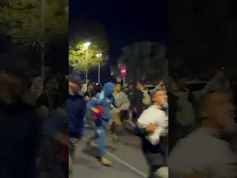 Momentos de CAOS al inicio del TRASLADO de MIGRANTES al puerto de CEUTA #shorts