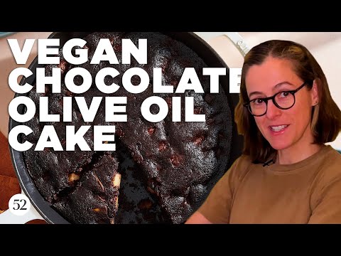 Easy Skillet Chocolate Olive Oil Cake - Eggless, Dairy Free, Vegan | Amanda Messes Up In The Kitchen