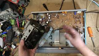 Video thumbnail for Sony PCM-R300 DAT Chews and Eats tape by 12voltvids